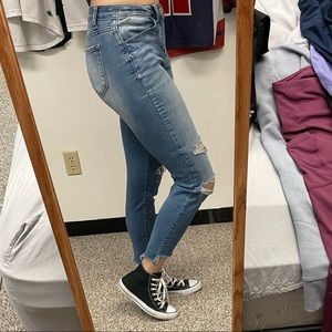 Size 26 KanCan skinny jeans